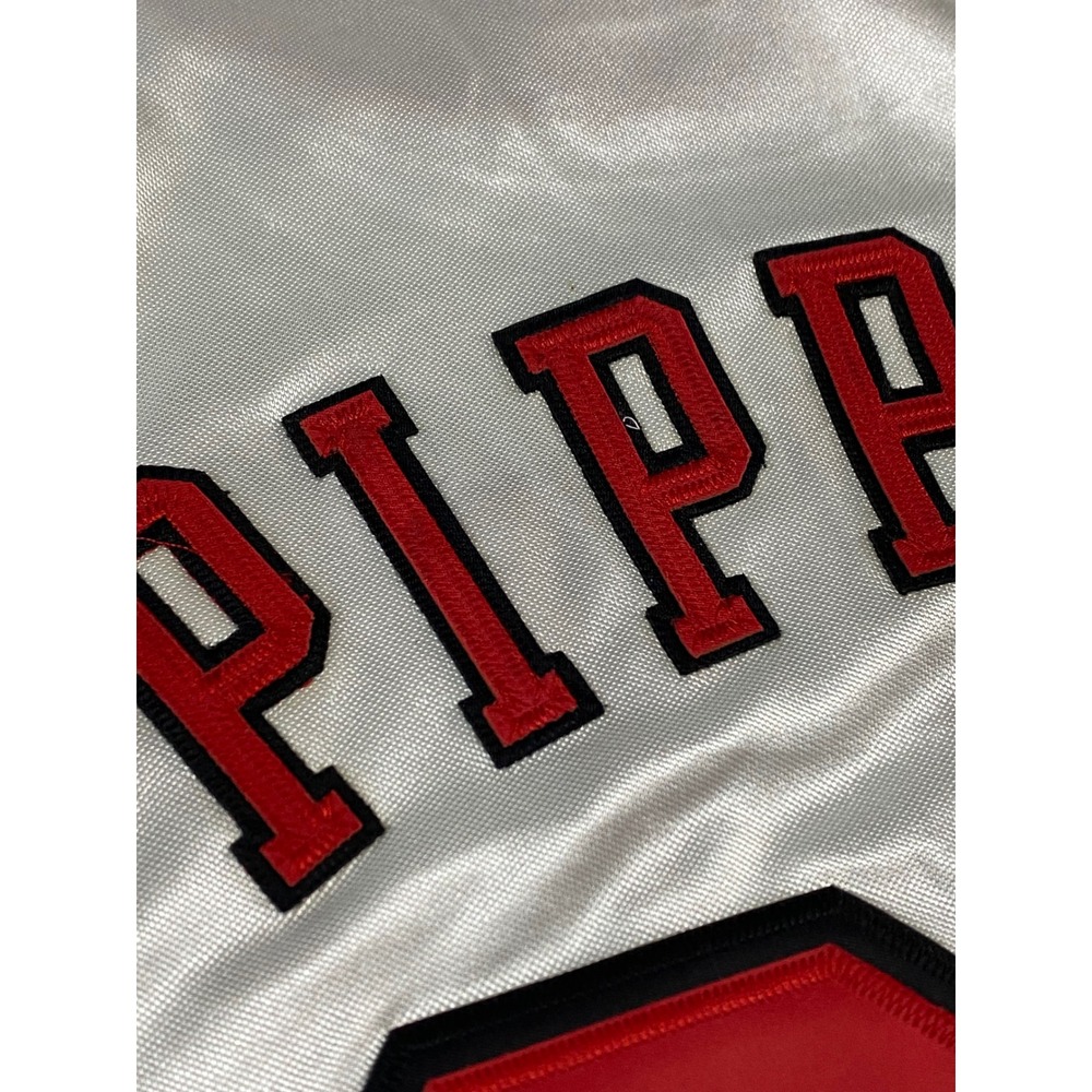 VTG Nike Chicago Bulls Scottie Pippen 33 Shimmer Jersey White Stitched 52 XL - Picture 12 of 12